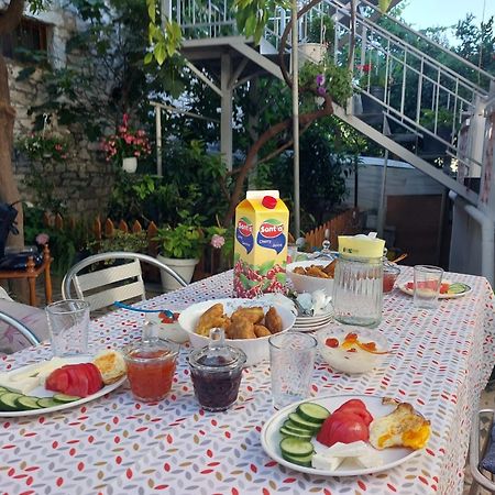 Ferienwohnung Gast Haus Bojaxhiu Berat Exterior foto