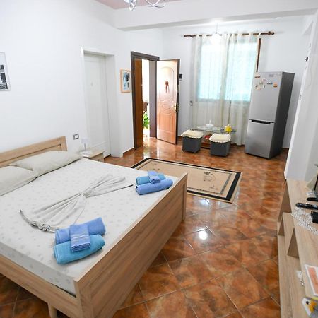 Ferienwohnung Gast Haus Bojaxhiu Berat Exterior foto