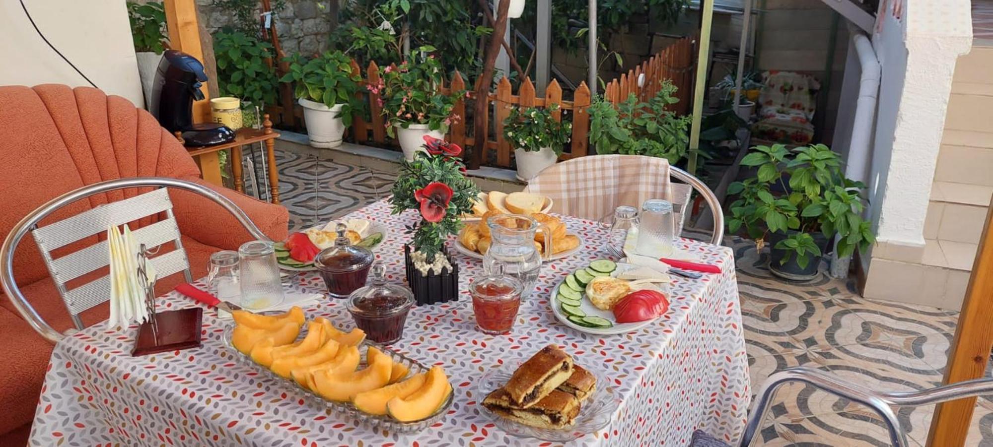 Ferienwohnung Gast Haus Bojaxhiu Berat Exterior foto
