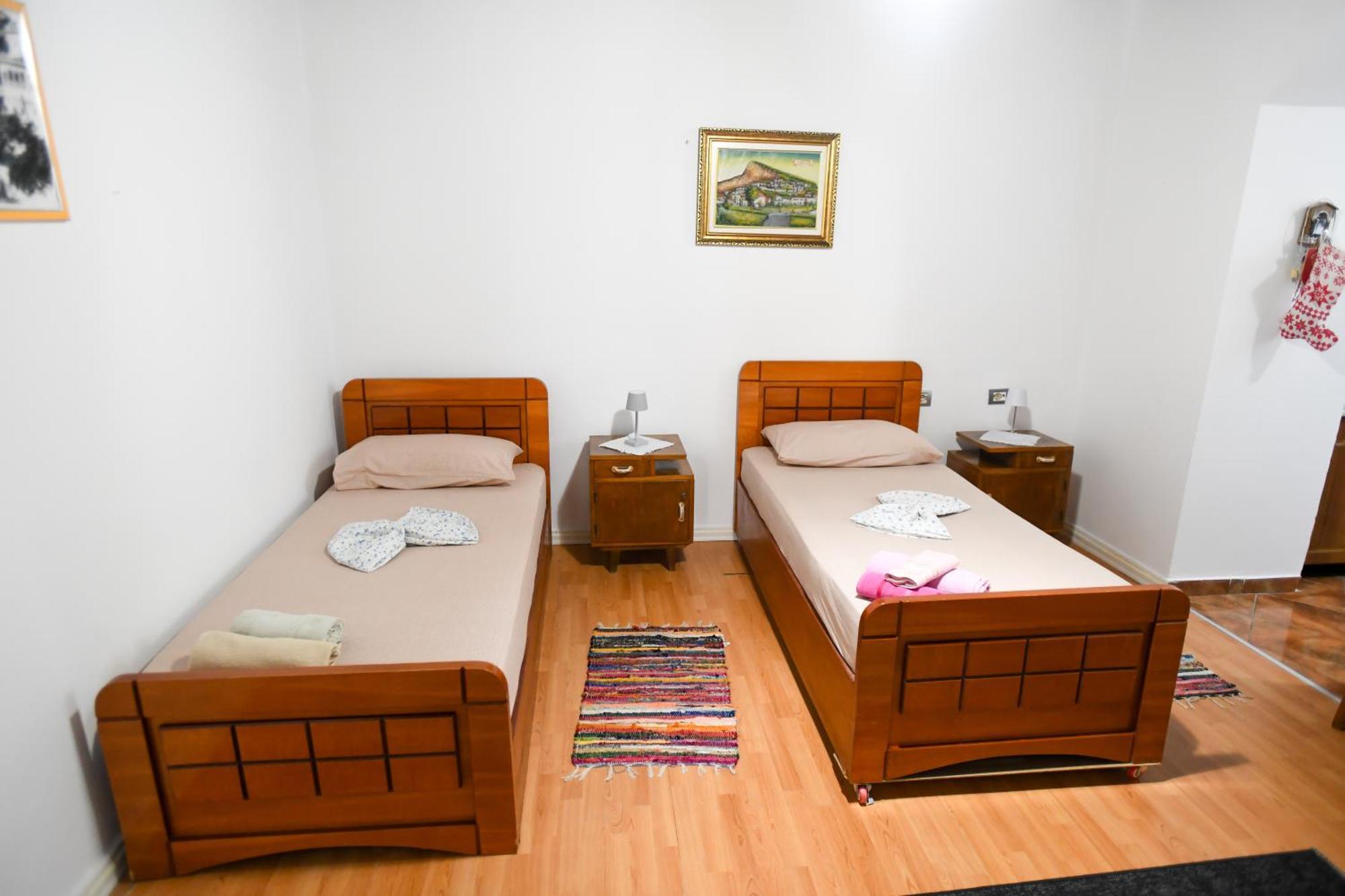 Ferienwohnung Gast Haus Bojaxhiu Berat Exterior foto